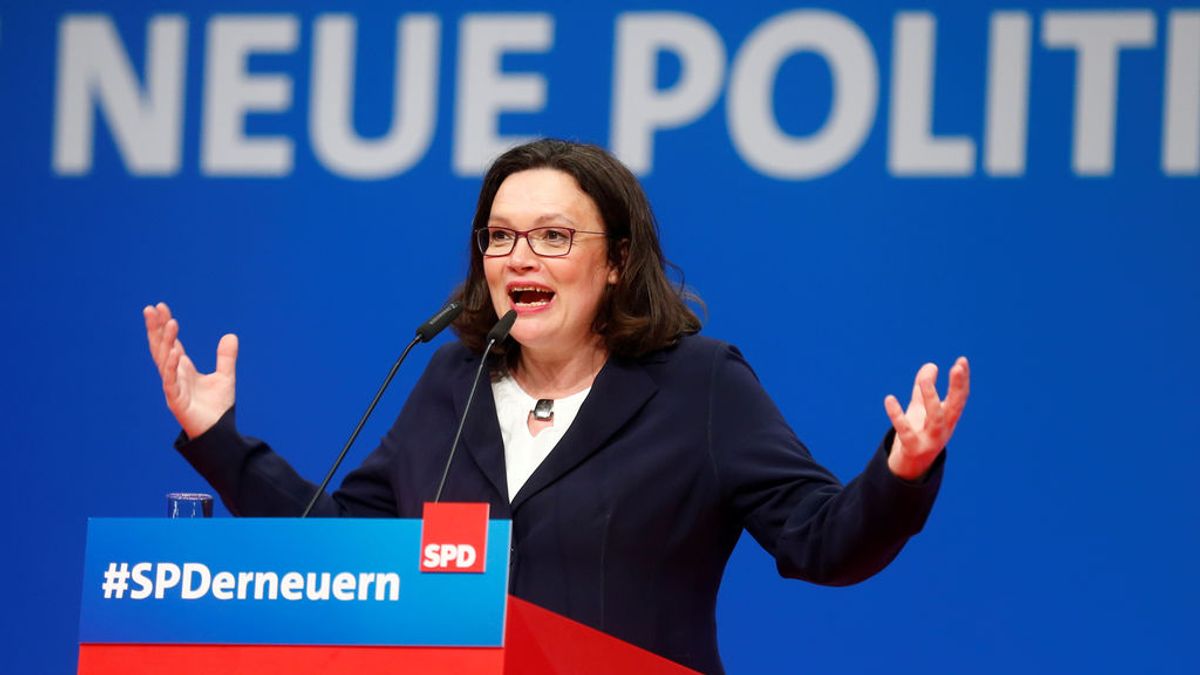 Nahles rompe el techo de cristal como primera presidenta de la historia del SPD