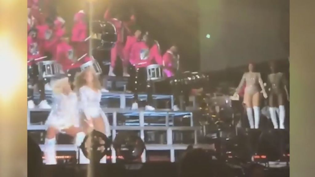 Beyoncé y su hermana Solange acaban por los suelos durante una actuación
