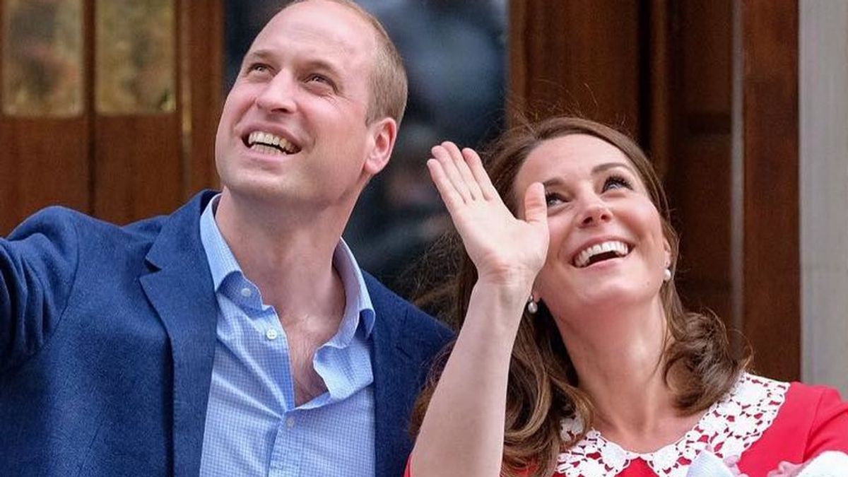 Kate Middleton sale del hospital ocho horas después del parto y presenta a su tercer hijo