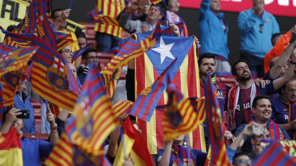 El vídeo viral de cómo un periodista es agredido por aficionados del Barça en el Wanda Metropolitano