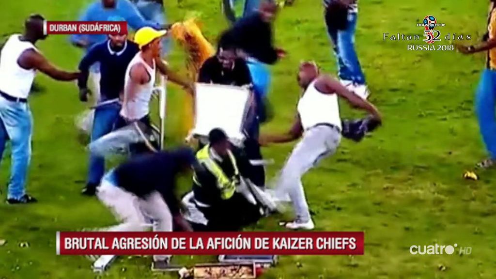 Vergüenza en Sudáfrica: brutal agresión de la afición de Kaizers Chiefs