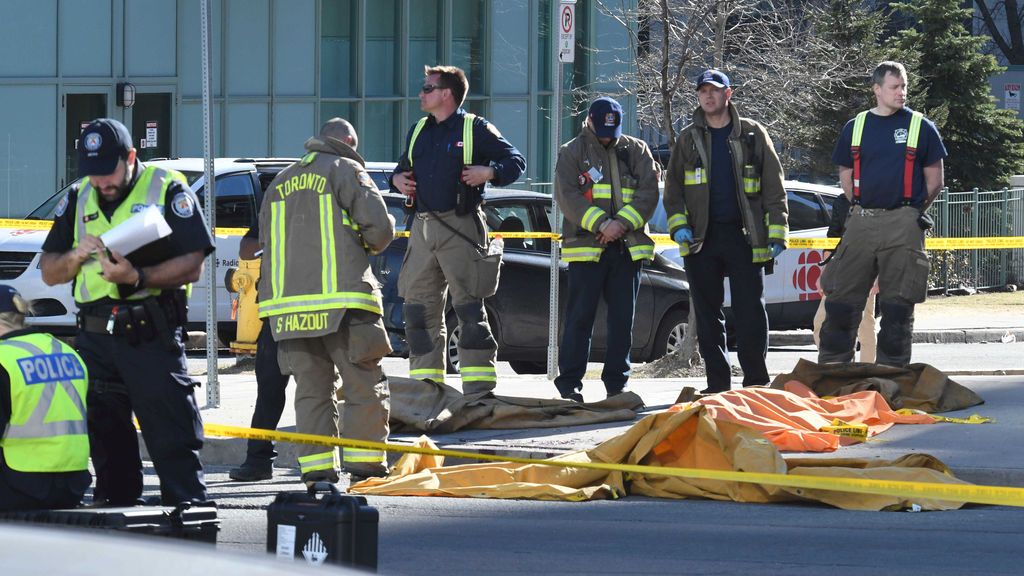 Diez muertos en el atropello en Toronto: "Simplemente comenzó a atropellar a todo el mundo"