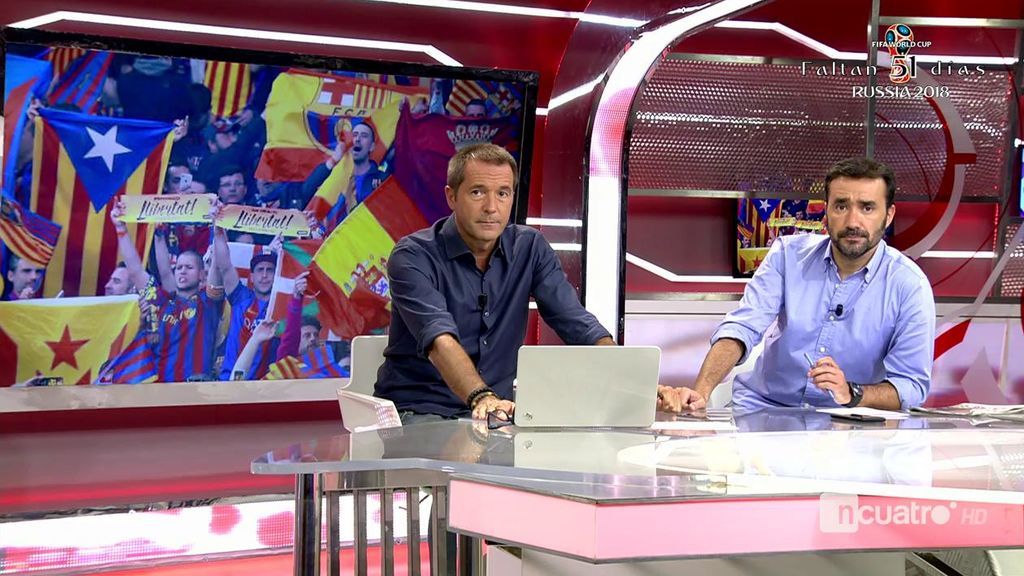 El momento en el que una periodista del Barça pide a un fan que esconda la bandera de España durante una entrevista