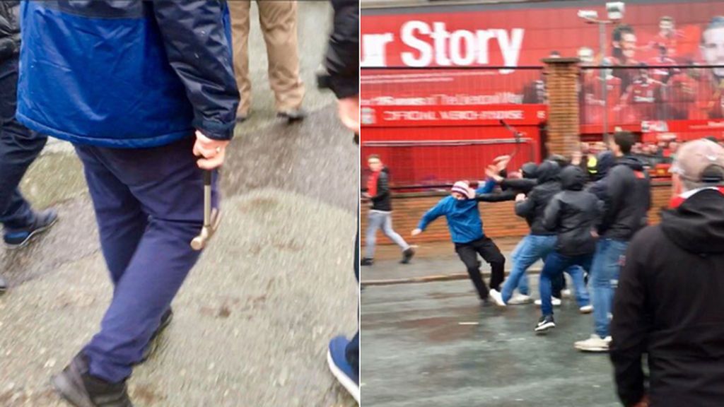 ¡Con martillos y piedras! La vergonzosa pelea entre ultras del Liverpool y Roma en los alrededores de Anfield