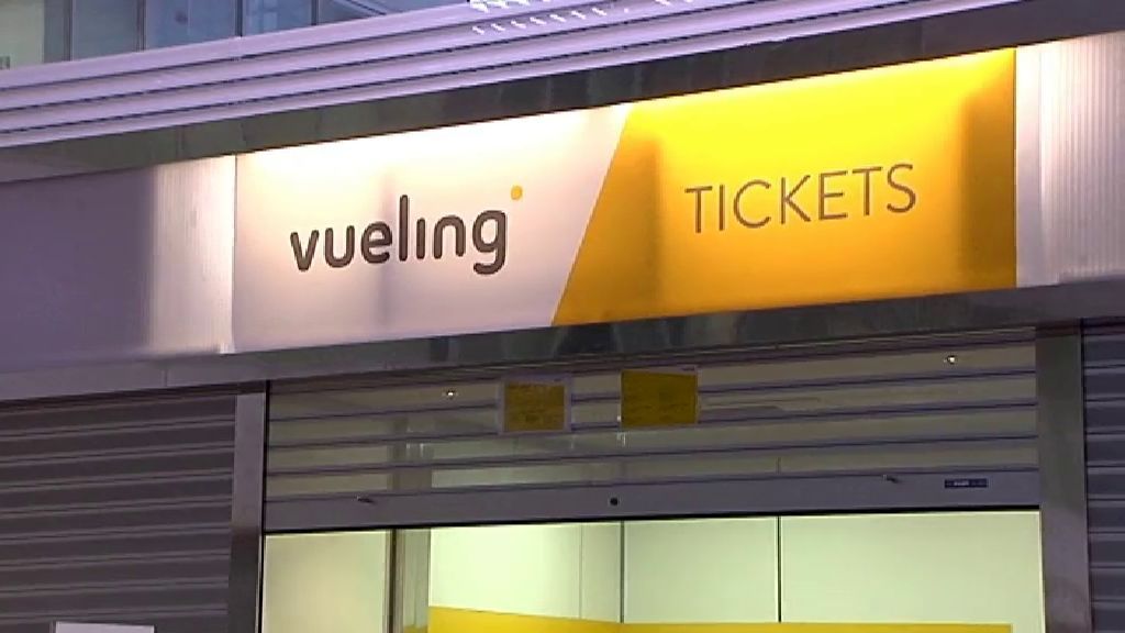 Vueling cancela hoy 122 vuelos en España por la huelga de sus pilotos