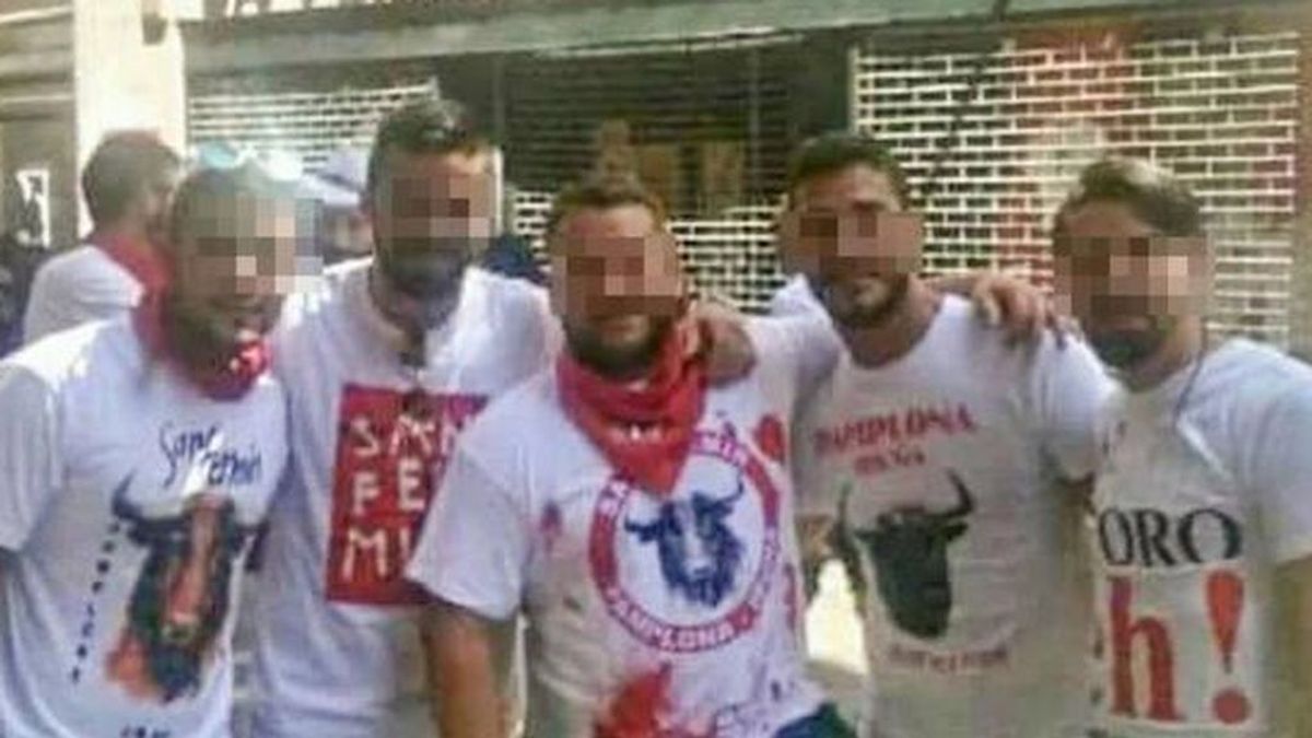 De Pamplona, a Múnich: Los homenajes que recibió ‘La Manada’ por parte de ultras del Sevilla tras violar a una joven en San Fermín