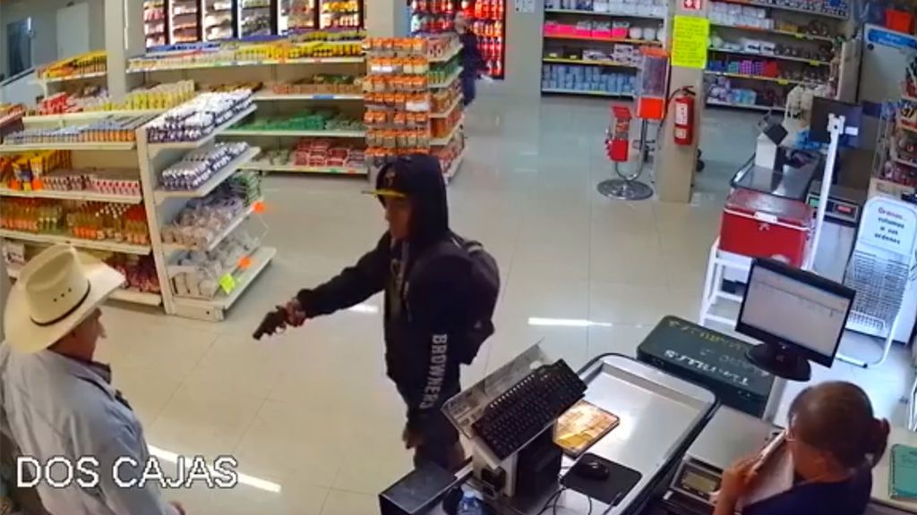 No lleva capa pero ya es un héroe: Un ‘cowboy’ frustra un robo con arma de fuego