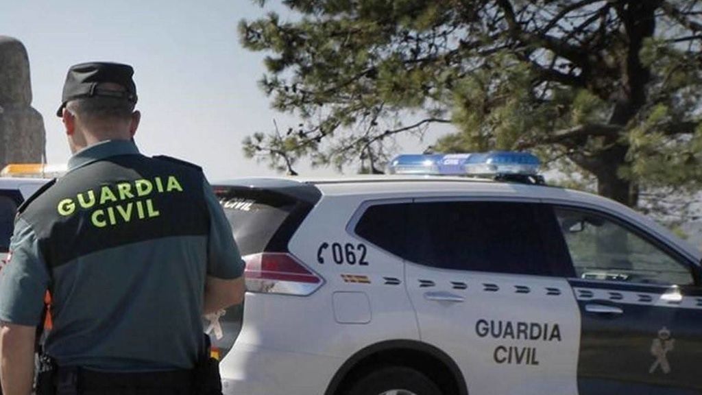 Un árbitro, y además Guardia Civil, robaba a los jugadores en los vestuarios en Galicia