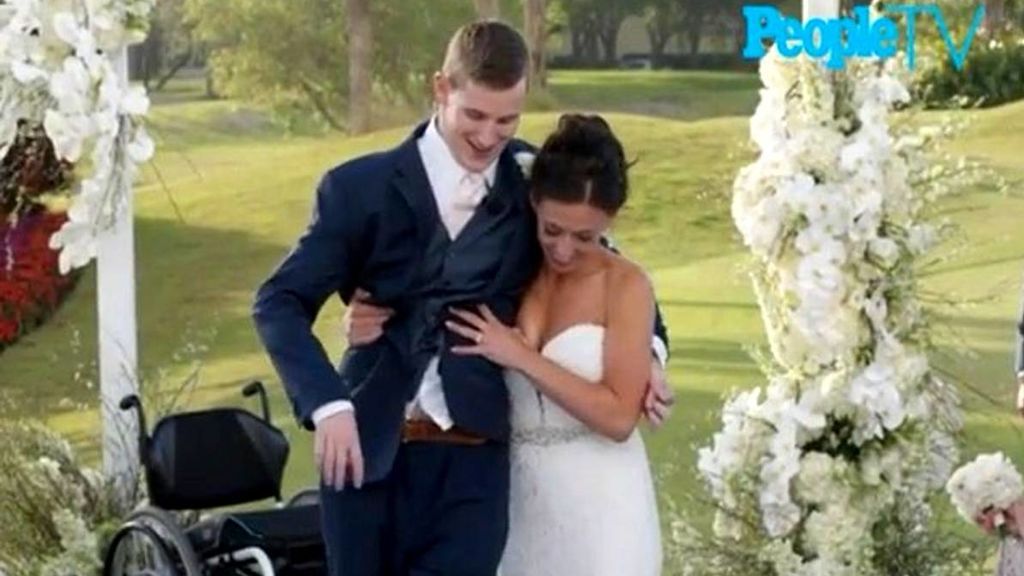 Logra acompañar a su mujer el día de su boda tras quedar parapléjico jugando al fútbol americano