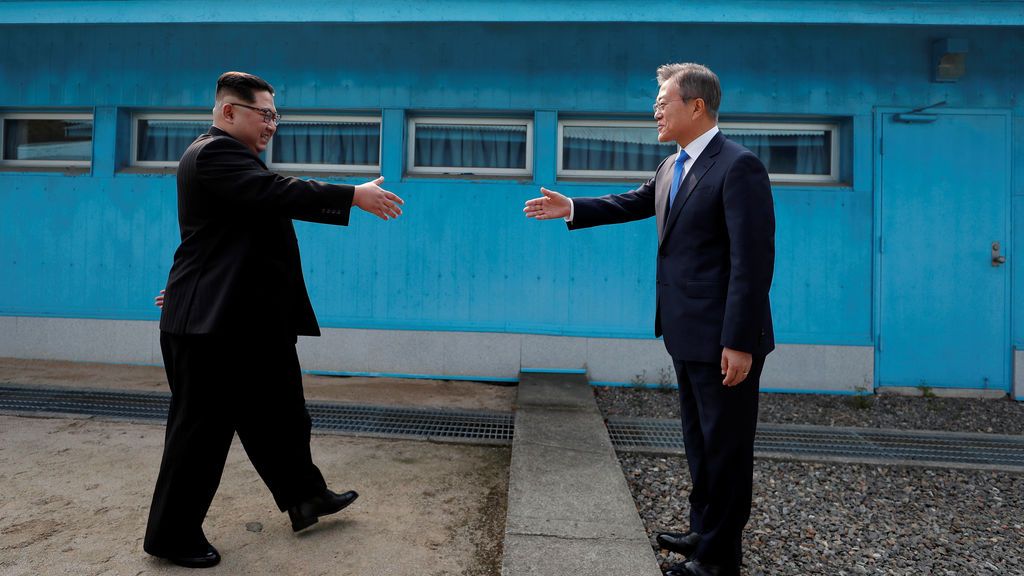 Las dos Coreas se dan la mano tras décadas de tensión y conflictos