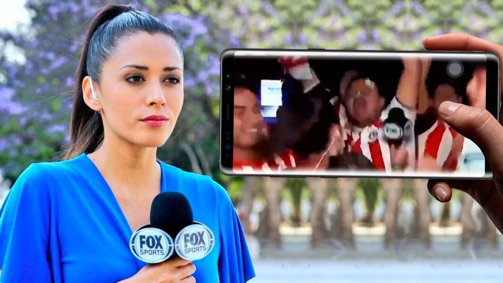Nuevo caso de acoso a una periodista deportiva en México: su crónica del triunfo de Chivas acabó a 'microfonazos'