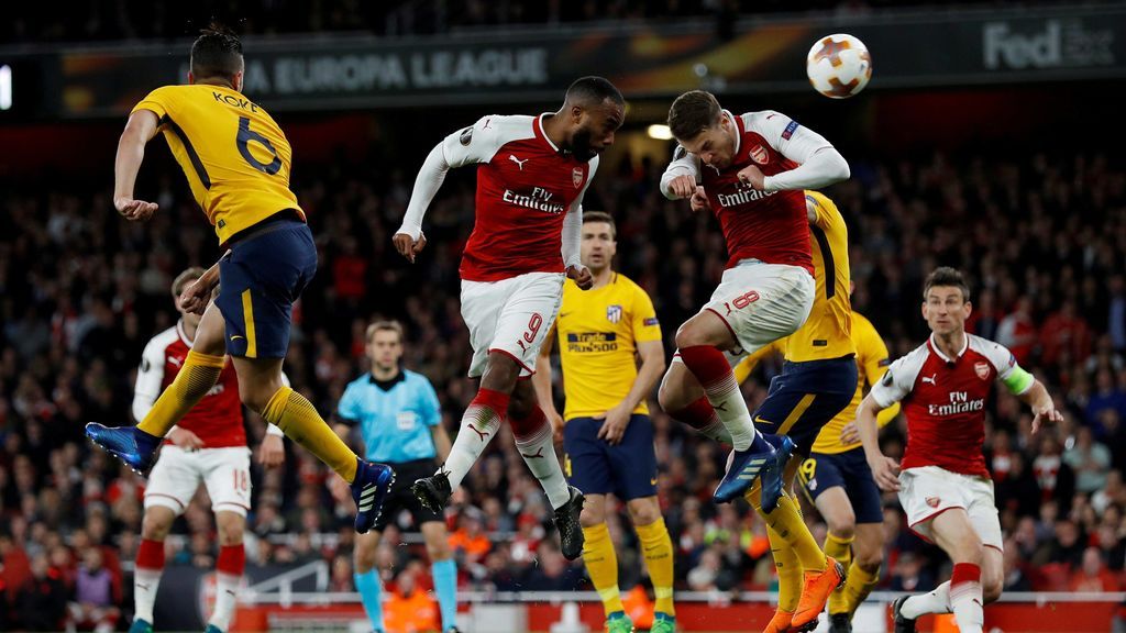 La cara del árbitro al terminar el partido del Atlético ante el Arsenal se hace viral