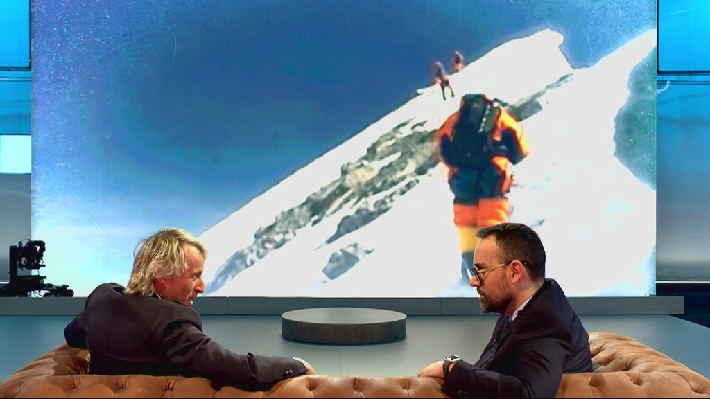 Calleja subió el Everest como homenaje a su hermano recién fallecido: "Te juegas la vida en unas condiciones dramáticas"
