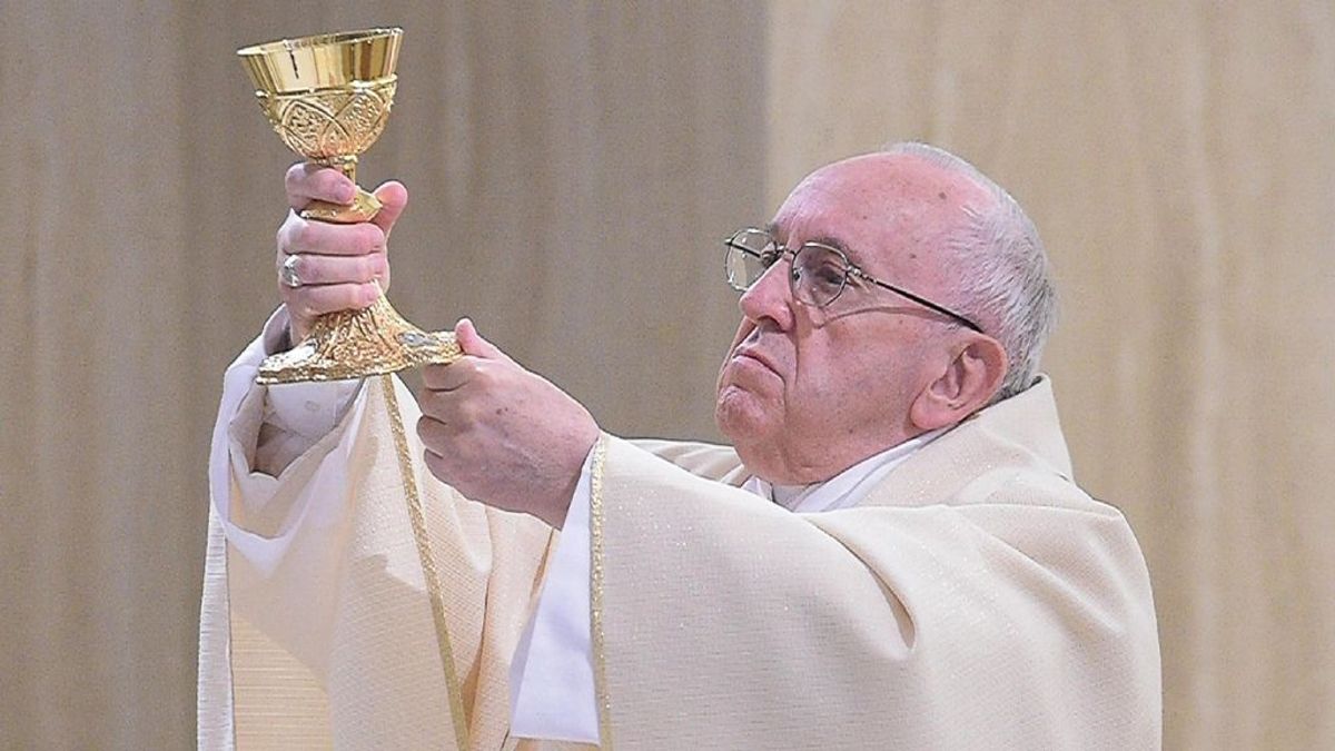 El Papa se muestra "profundamente afectado" por la muerte del bebé Alfie Evans