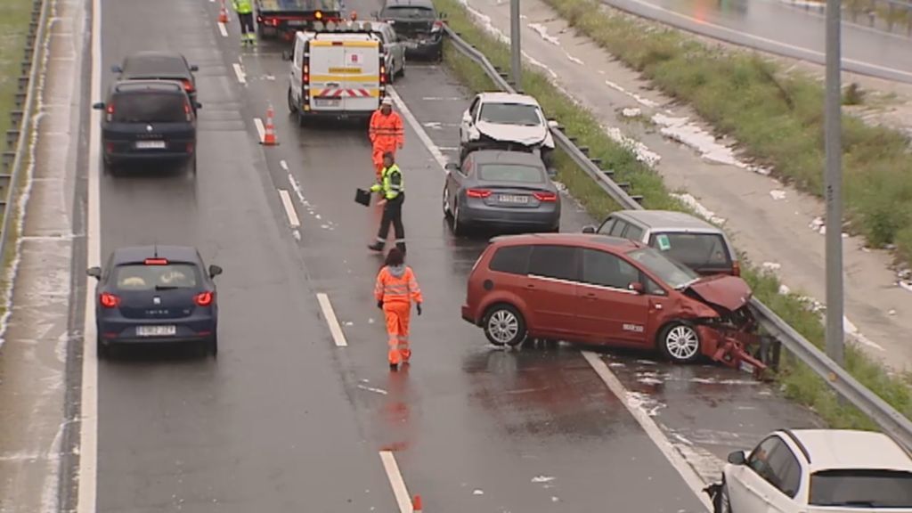 Once heridos tras varios accidentes en cadena por una granizada en la M-607