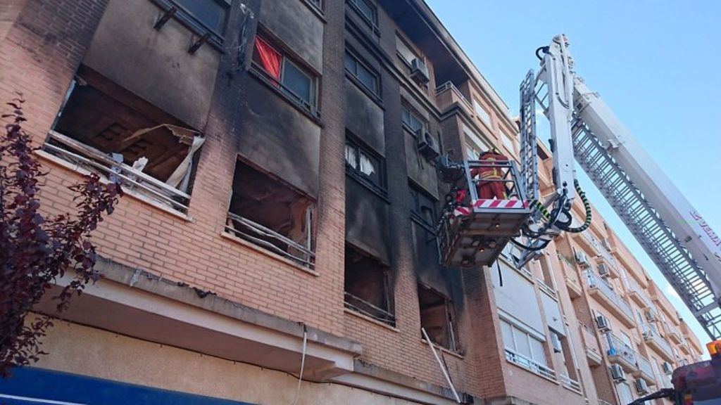 Buscan a un hombre por supuestamente incendiar el piso de su expareja en Albal, Valencia