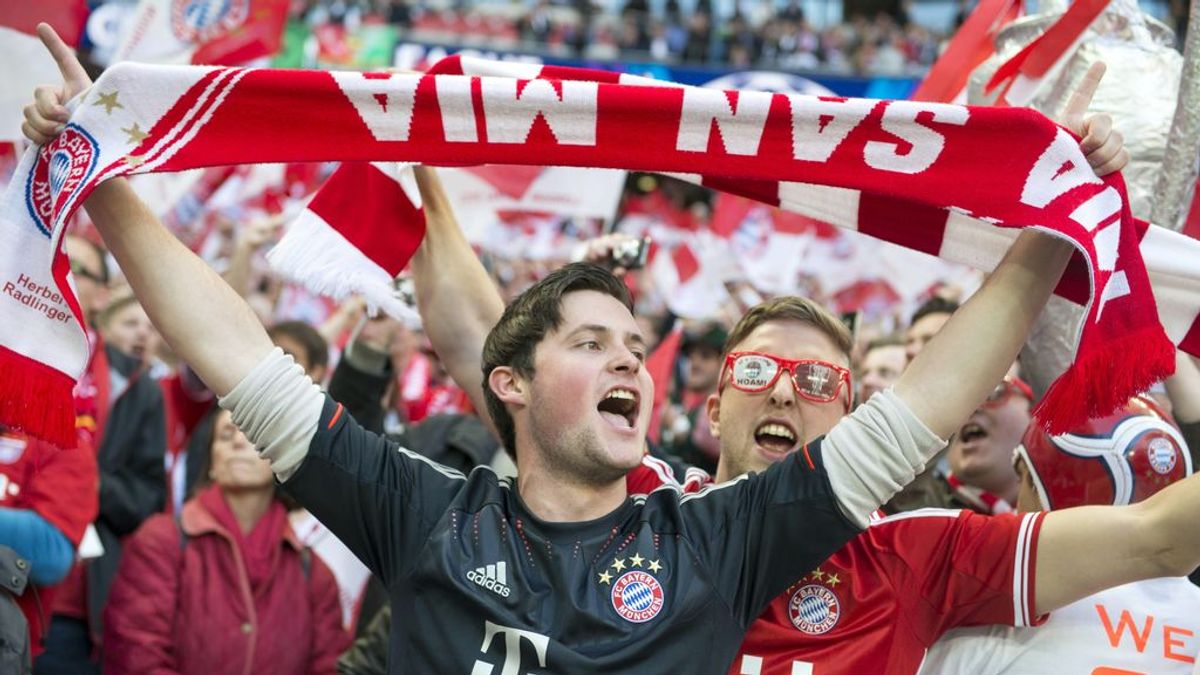 La afición del Bayern 'convierte' la Plaza de Castilla de Madrid en una de las gradas del Allianz Arena
