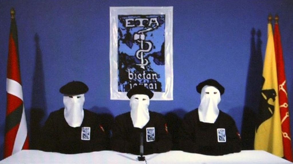 ETA anuncia por carta su disolución definitiva