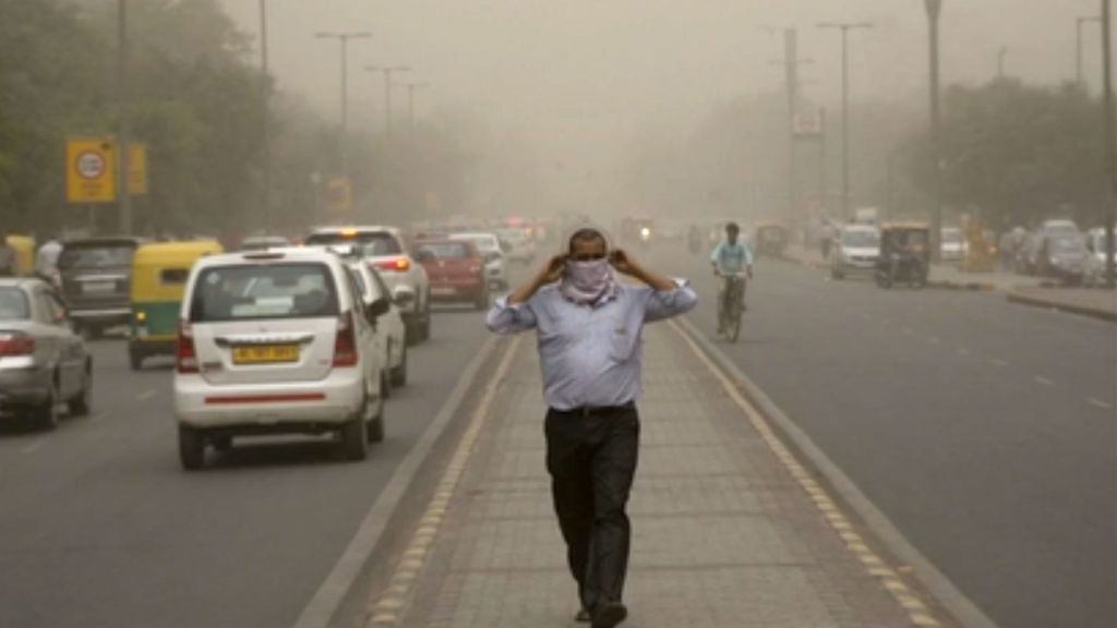 Tormenta de polvo en India provoca un centenar de muertos