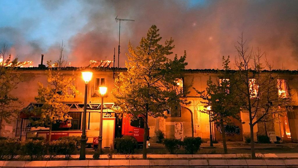 Espectacular incendio del Palacio de Osuna de Aranjuez