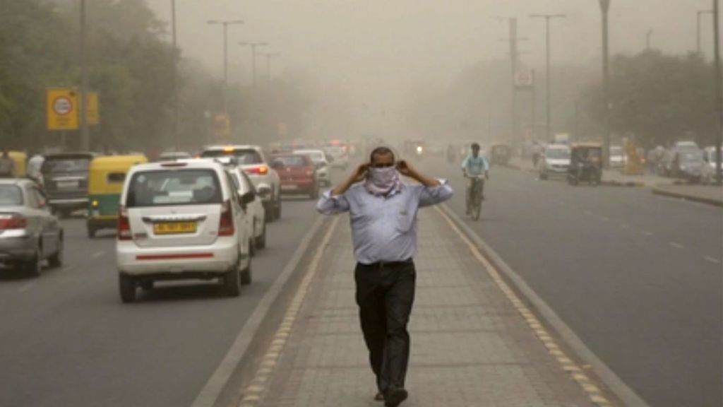 Tormenta de polvo en India provoca un centenar de muertos