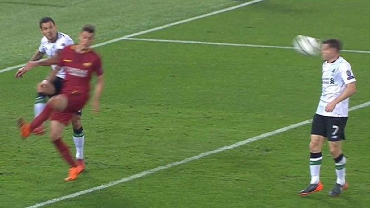 Milner se ríe en Twitter del balonazo en la cara que acabó en gol de la Roma