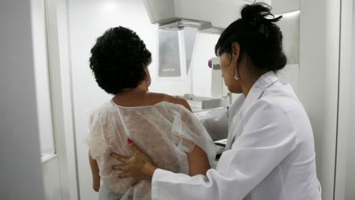 Unas 270 mujeres podrían haber muerto por una falla informática que no les avisó de la cita para la mamografía