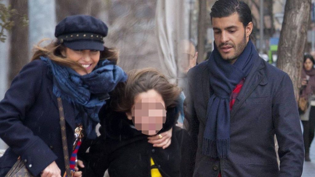 Paula, Miguel y Daniella, una 'modern family' en el parque