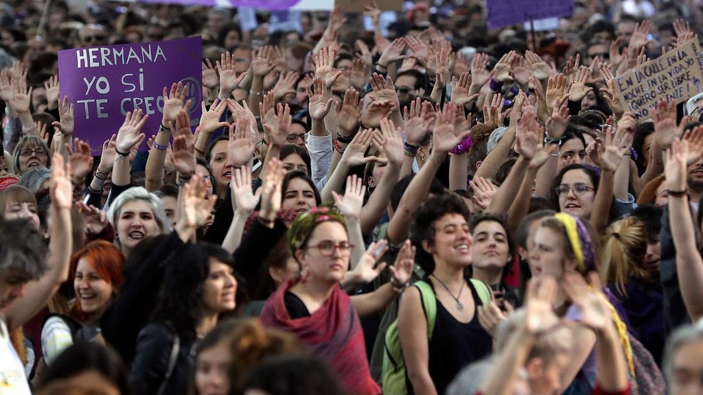 Miles de mujeres salen de nuevo a las calles: "La calle, la noche, también es nuestra"