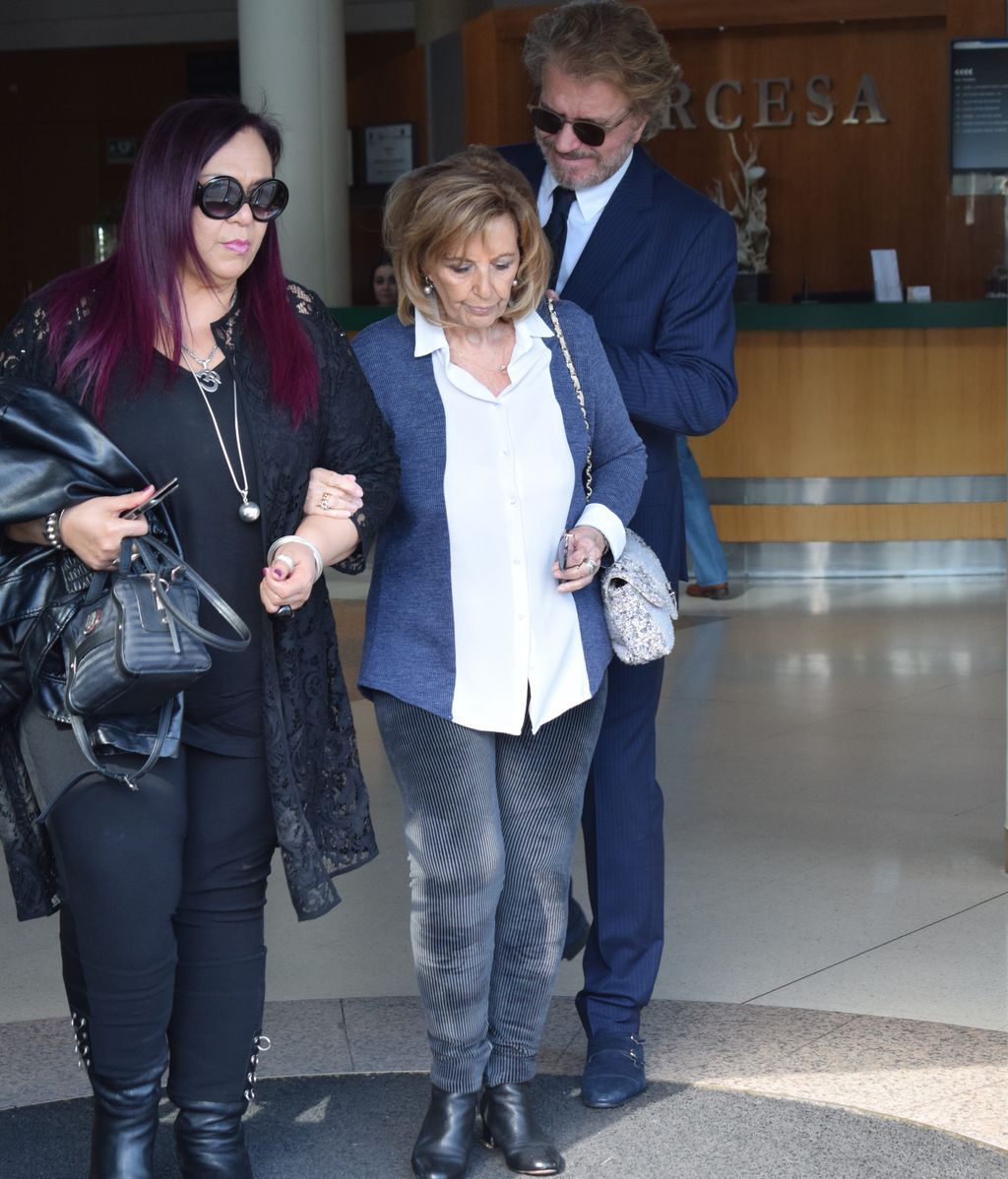 María Teresa Campos llegaba acompañada de su pareja, el humorista Edmundo Arrocet