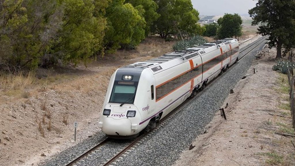 Descarrila un tren de media distancia en Badajoz sin provocar heridos Descarrila un tren de media distancia en Badajoz sin provocar heridos