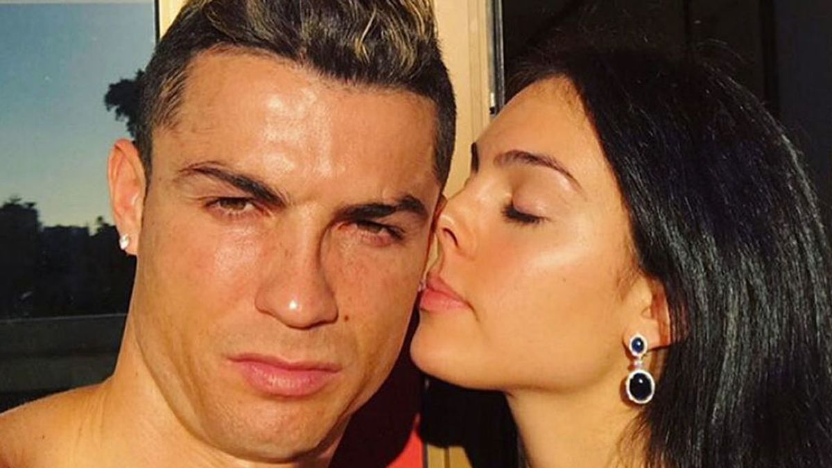 Sol, piscina y selfie con Georgina: así se recupera Cristiano de su lesión en ‘El Clásico’