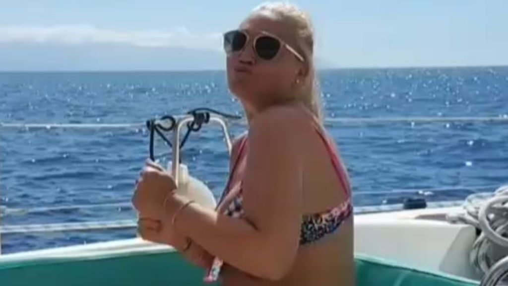 Las desagradables críticas a Belén Esteban por su físico durante sus vacaciones en el mar