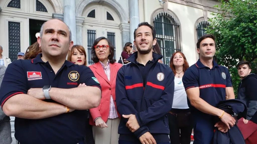 Grecia absuelve a los tres bomberos españoles acusados de traficar con refugiados