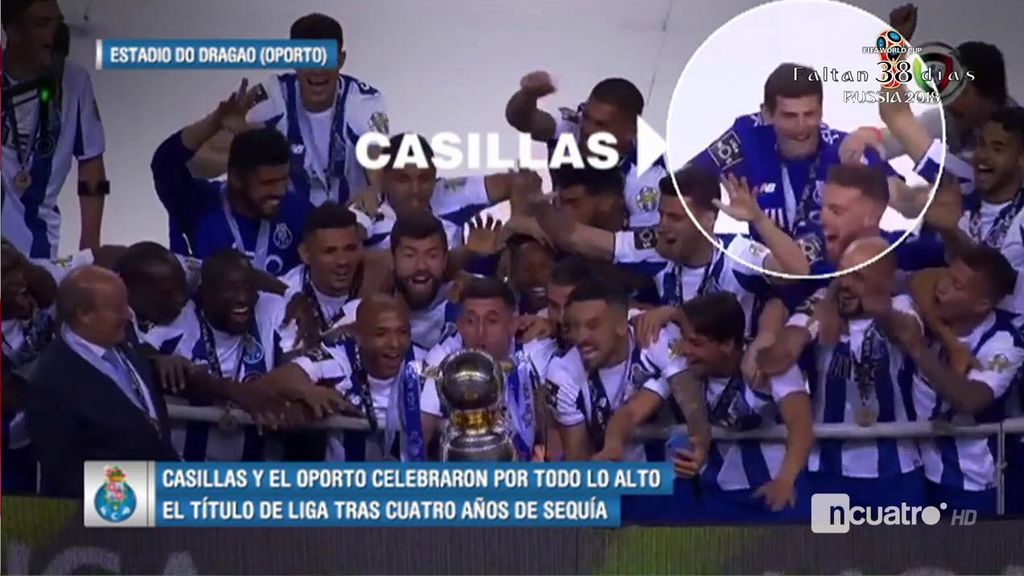 La afición del Oporto se vuelca con Iker Casillas en la celebración del título de Liga: “Iker quédate”