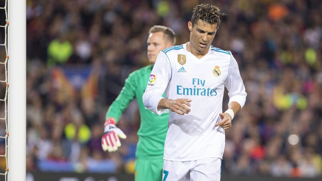 Cristiano Ronaldo, que tuvo que ser sustituido, sufre un esguince en el tobillo pero llegará a Kiev