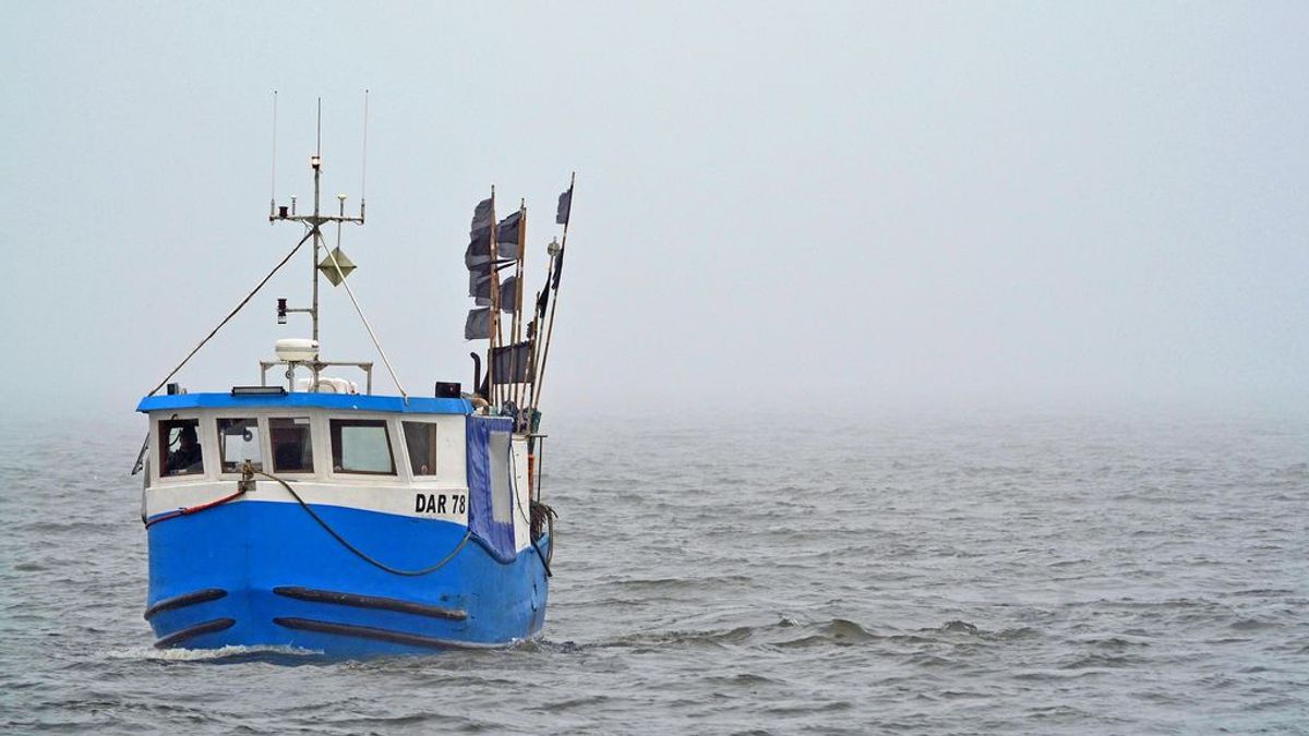 Un pescador de Castro muere ahogado tras caer del barco en el que faenaba