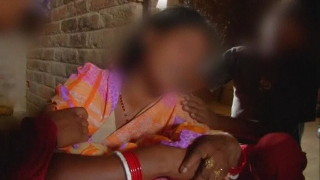 Queman viva una adolescente en la India por denunciar a sus violadores