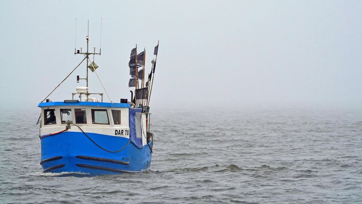 Un pescador de Castro muere ahogado tras caer del barco en el que faenaba