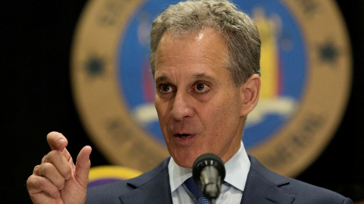 El fiscal general de Nueva York dimite ante acusaciones de abusos y malos tratos