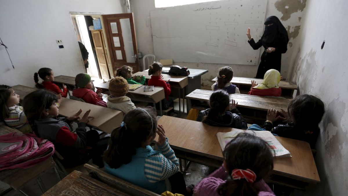 Un tribunal de Berlín prohíbe a una profesora musulmana llevar velo en clase