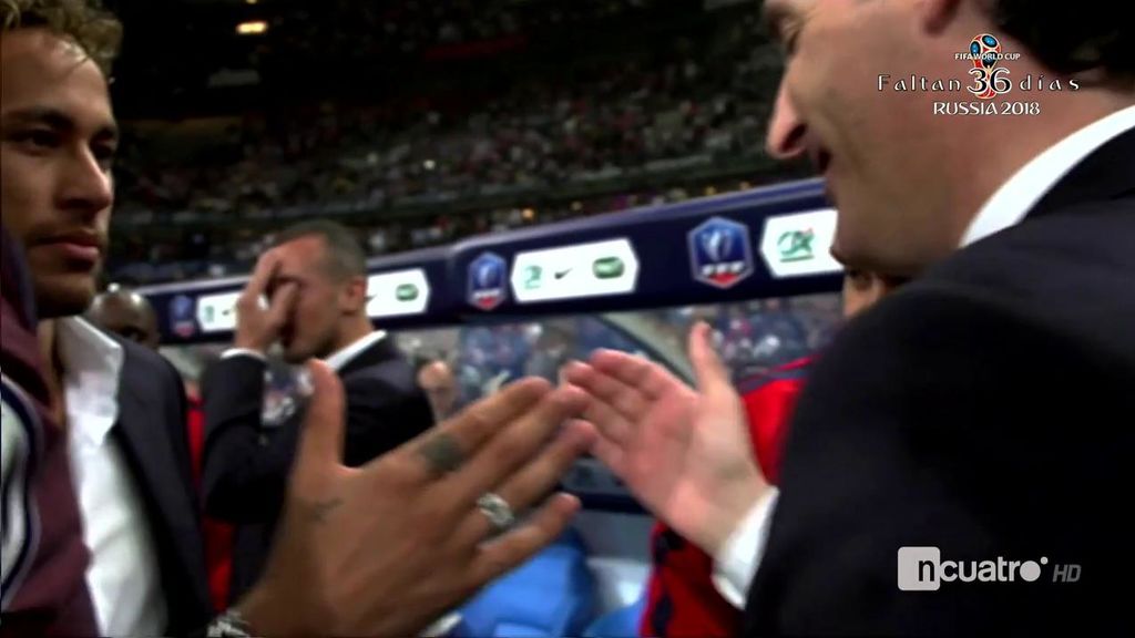 El saludo de Neymar y Emery sobre el césped al ganar la Copa de Francia con el PSG