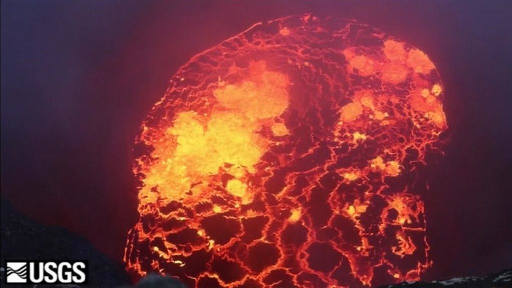 Así es el cráter del Kilauea en plena erupción