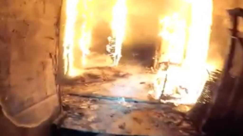 Tensión extrema en un incendio en Sevilla: así se vive en primera persona
