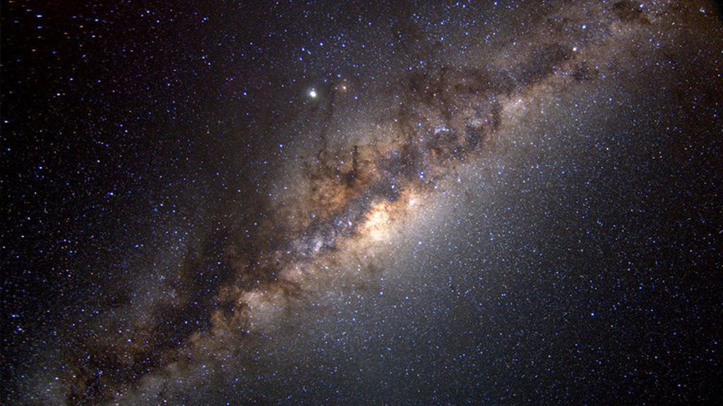 La NASA confirma que en el centro de la Vía Lactea hay miles de agujeros negros