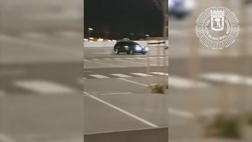 Detenido un conductor que presumía en las redes de maniobras temerarias en el parking del Wanda