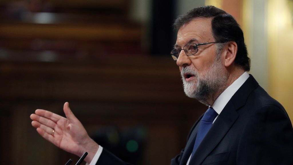 Rajoy llama "aprovechategui" a Rivera por amagar con retirarle su apoyo en Cataluña