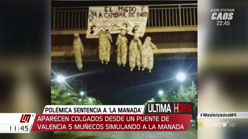 Aparecen cinco muñecos colgados, simulando a La Manada, en un puente de Valencia
