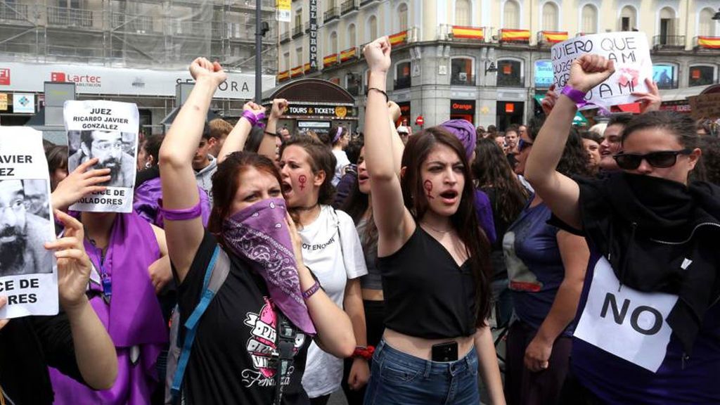 Masiva protesta estudiantil contra la sentencia a La Manada en la Puerta de Sol