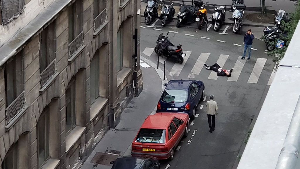Un hombre agrede a varias personas con un cuchillo en el centro de París